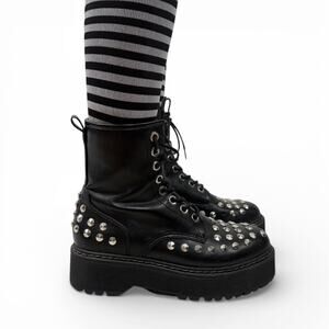 Steve Madden Lace Up Studded Spiked Rhinestones Chunky Combat Boots Sz 9